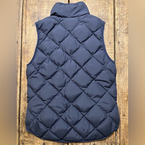💙 J. Crew Navy Blue Puffer Vest | Women’s Size XS | Great Condition! - Picture 2 of 6